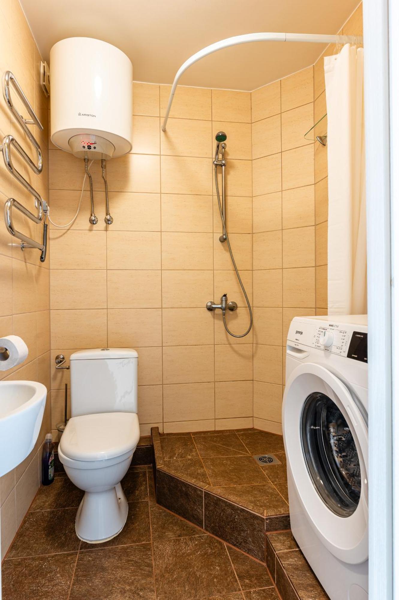 Studio Apartment *