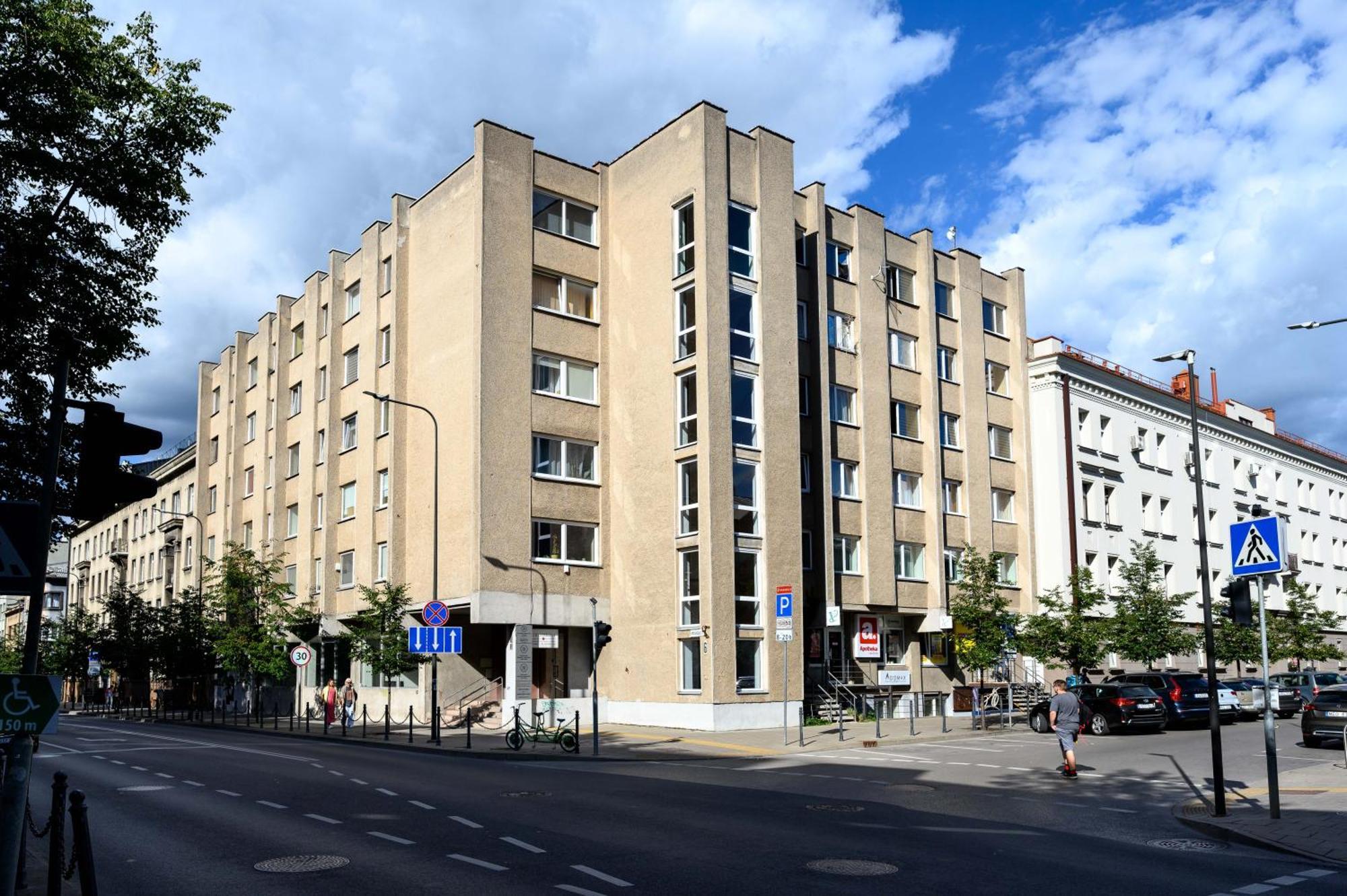 Studio Apartment