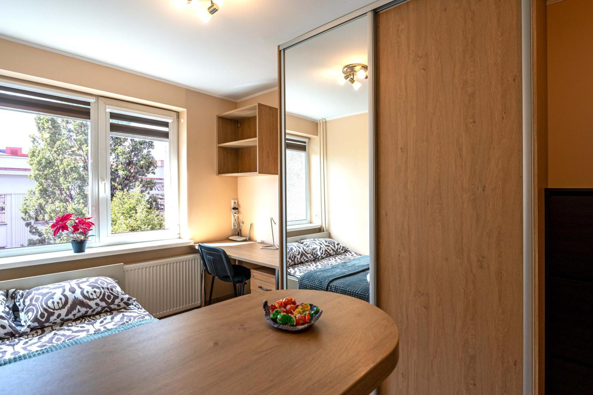 Studio Apartment *